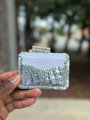 The “Novice” embossed alligator 