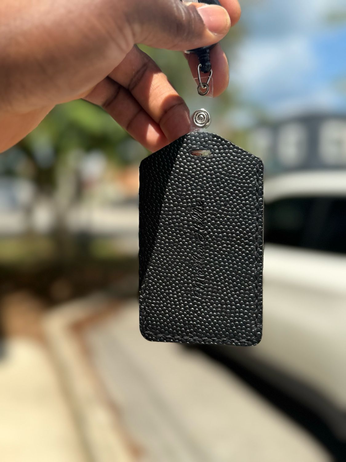 The “Tag” pebbled black 