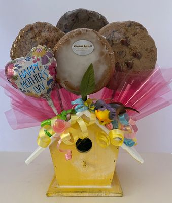 Birdhouse Planter Bouquet 00144