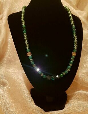 Colier din cristale electroplacate verzi, Jad, 7 cristale Swarovski