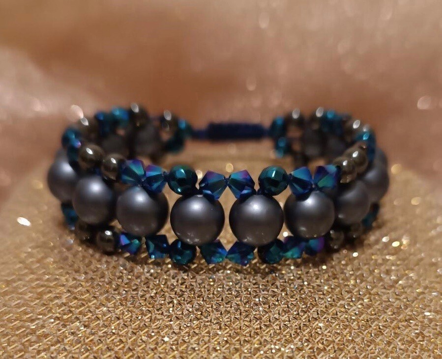 Bratara din Hematit, Scoica si 12 cristale biconice Swarovski