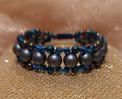 Bratara din Hematit, Scoica si 12 cristale biconice Swarovski