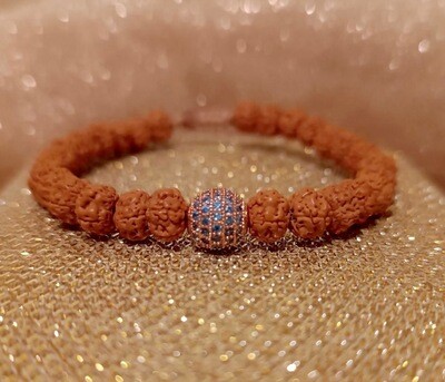Bratara Rudraksha cu sfera aurie cu pietre de zirconiu