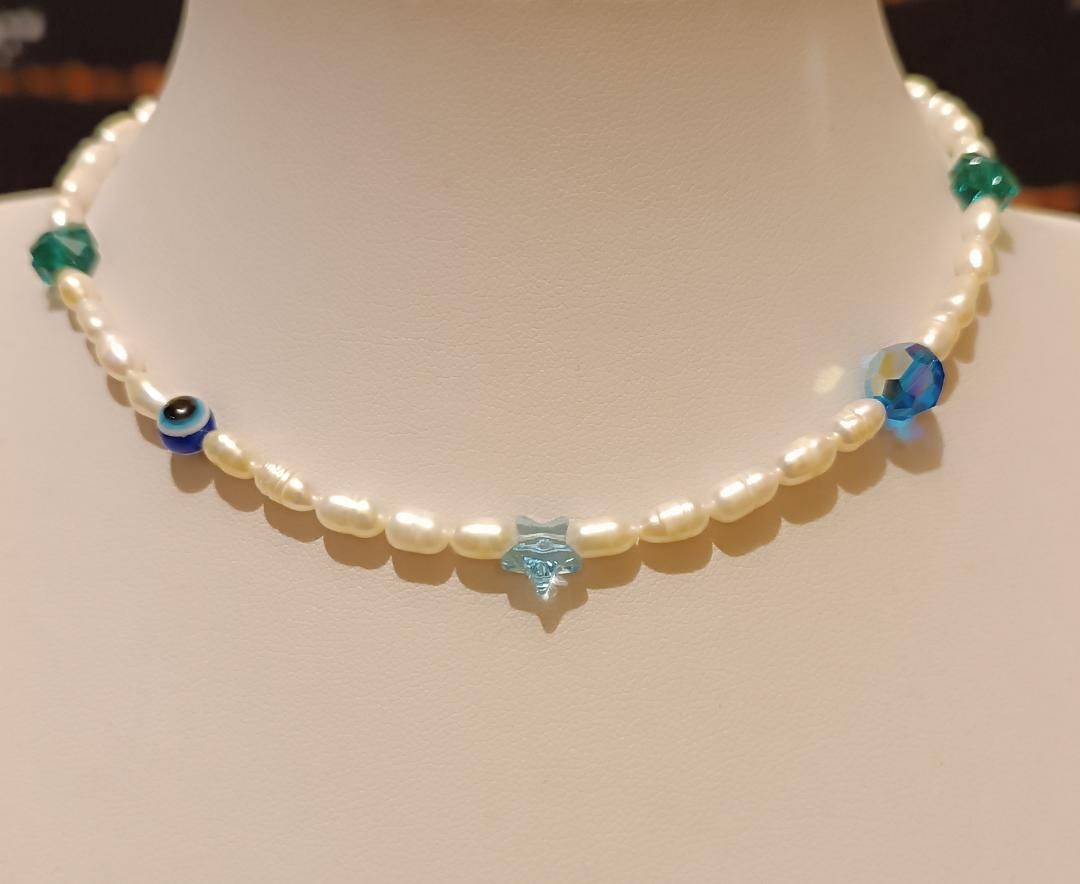 Colier din perle de cultura cu 4 cristale Swarovski si Ochiul lui Horus
