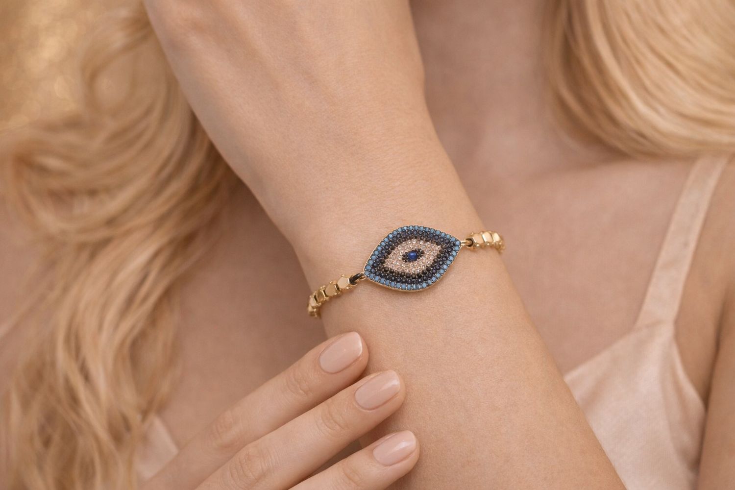 Bratara din Hematit cu Ochiul lui Horus