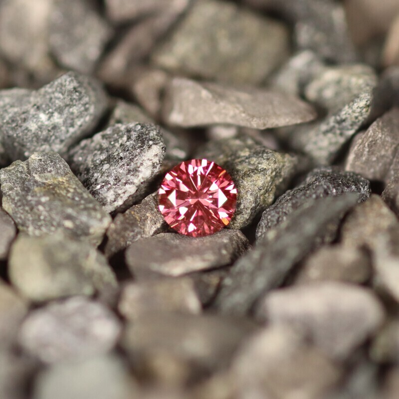 Diamant Fancy Vivid Pink VS1 0.19 Ct - Traité