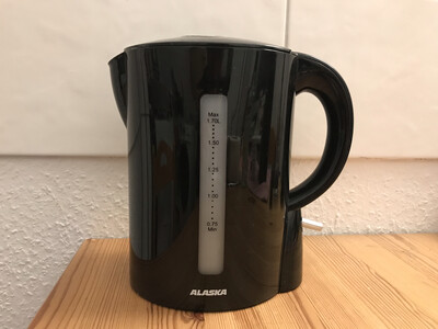Wasserkocher 湯沸かしポット