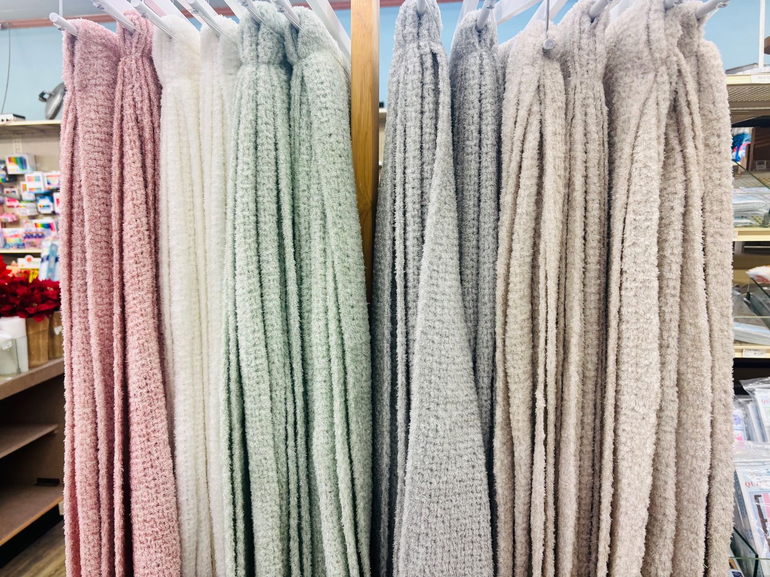 Light Knit Throw Blanket