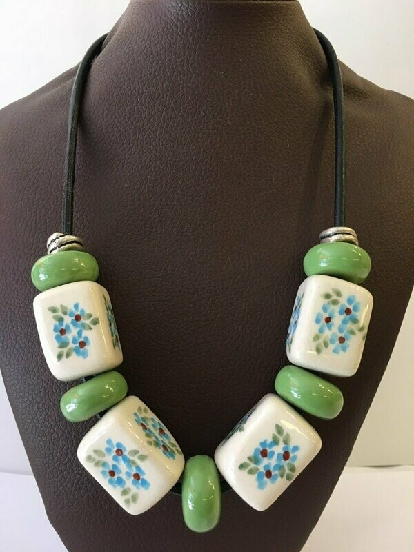 COLLIER en PORCELAINE DE BOLESLAWIEC vaisselle