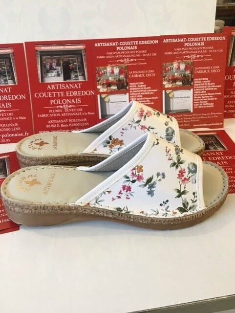 Pantoufles femme nus pieds compensées