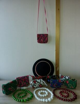 BIJOUX SACS CHAPEAUX PORTE MONNAIE TROUSSE DE TOILETTE folk polonais