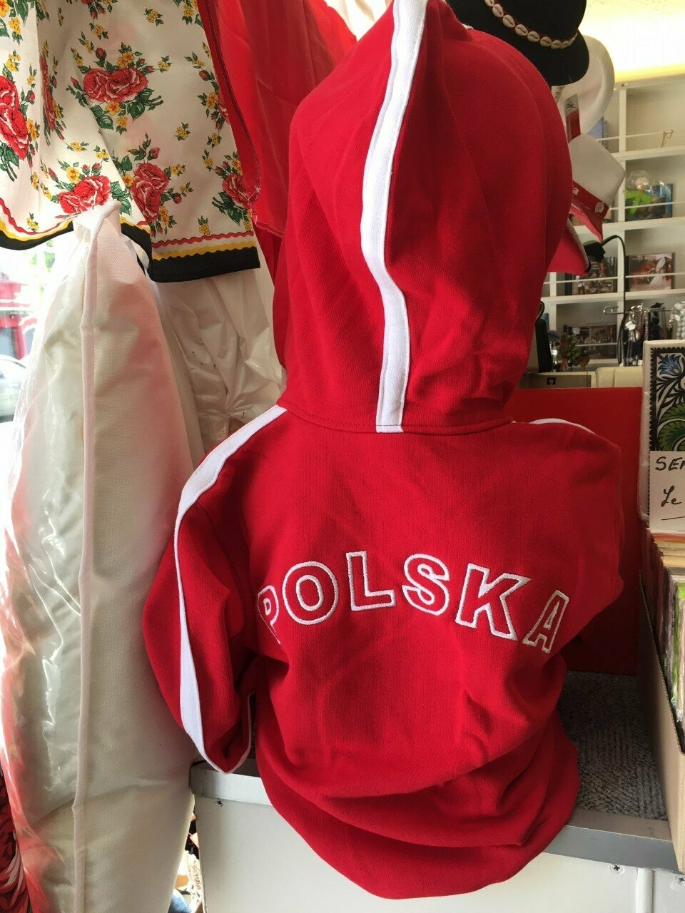 VESTE sweat POLSKA A CAPUCHE