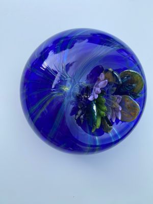 Cobalt Blue Pebble w/ Anemone