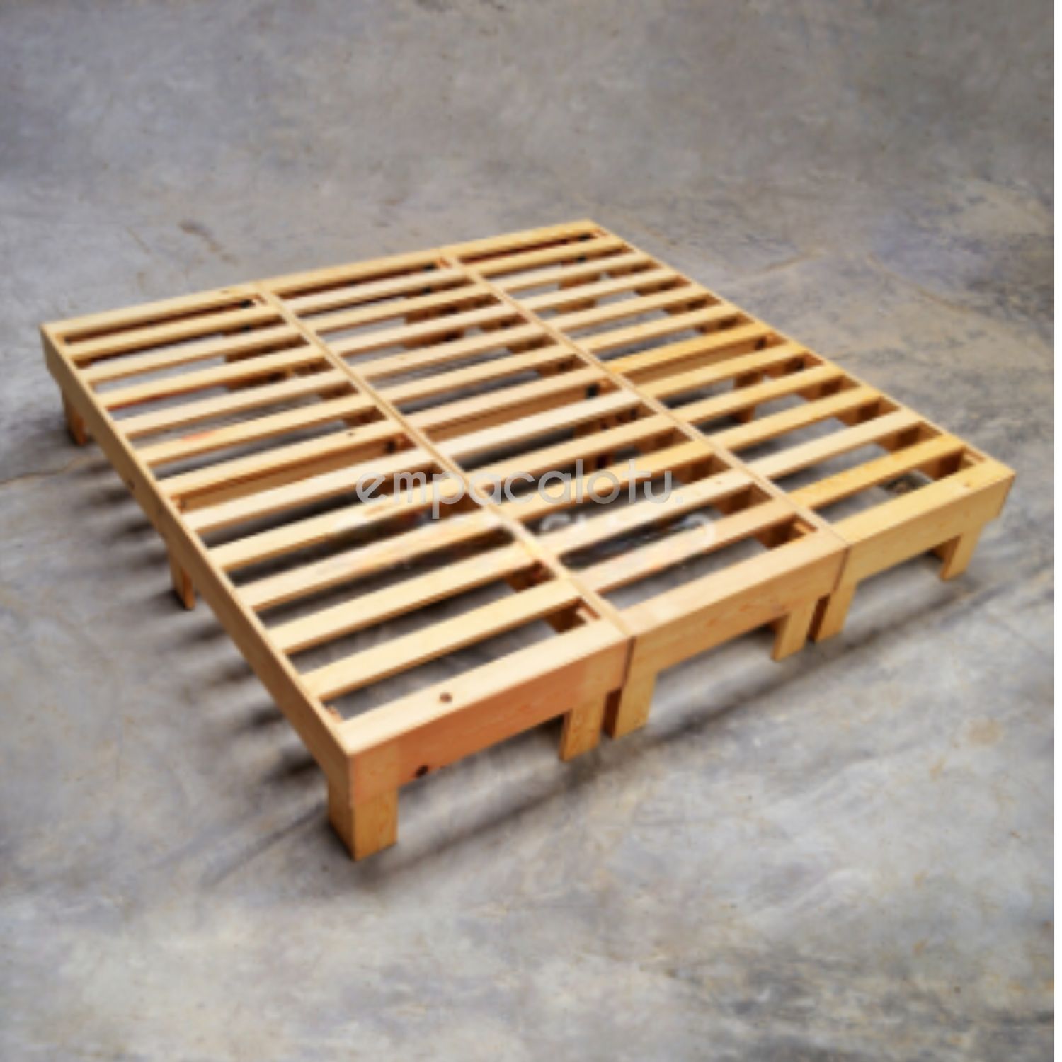 BASE CAMA TAMAÑO KING DE 3 BASES TIPO CATRE (FÁCIL ARMADO Y DESARMADO)