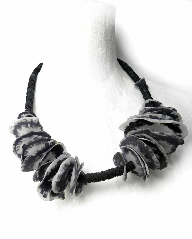 collana Impressione Garofani