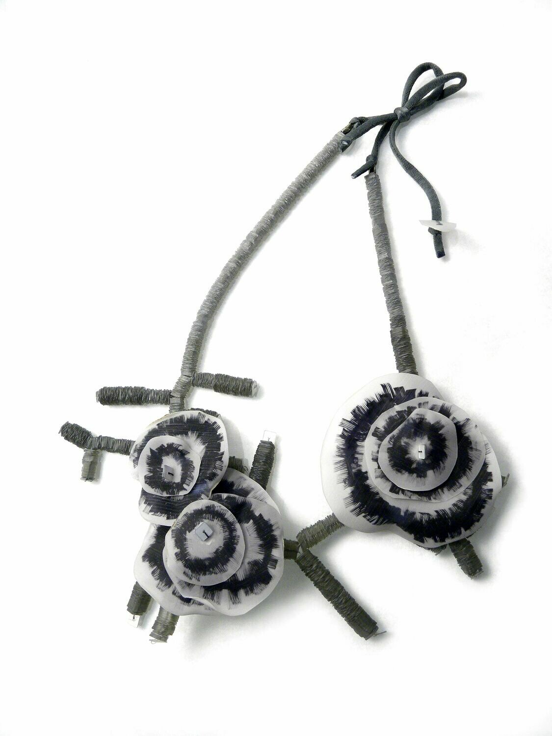 collana Tre Garofani