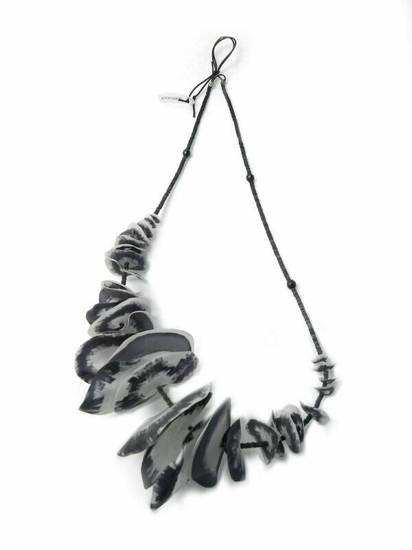 collana Espressione Garofani