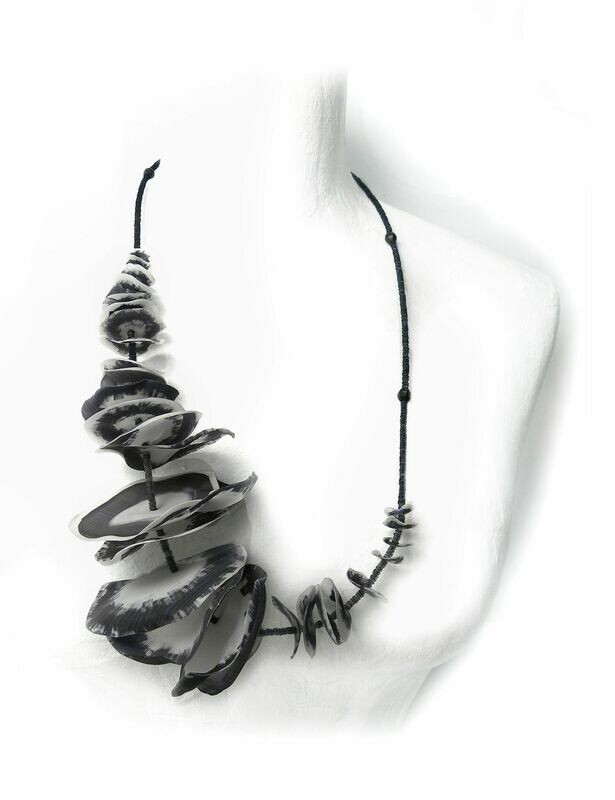 collana Espressione Garofani