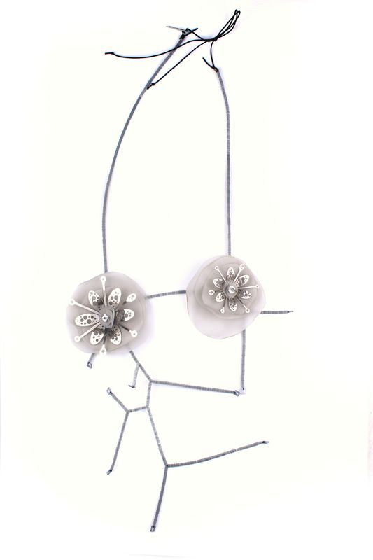 collana Ibridazione in Fiore su Fuscello