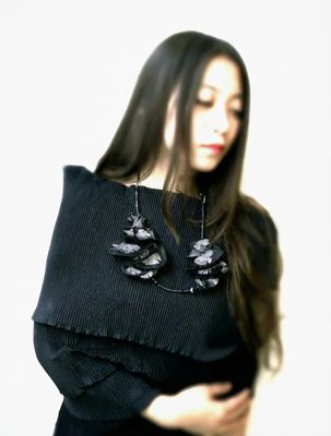 collana Fuscello Piume Nere