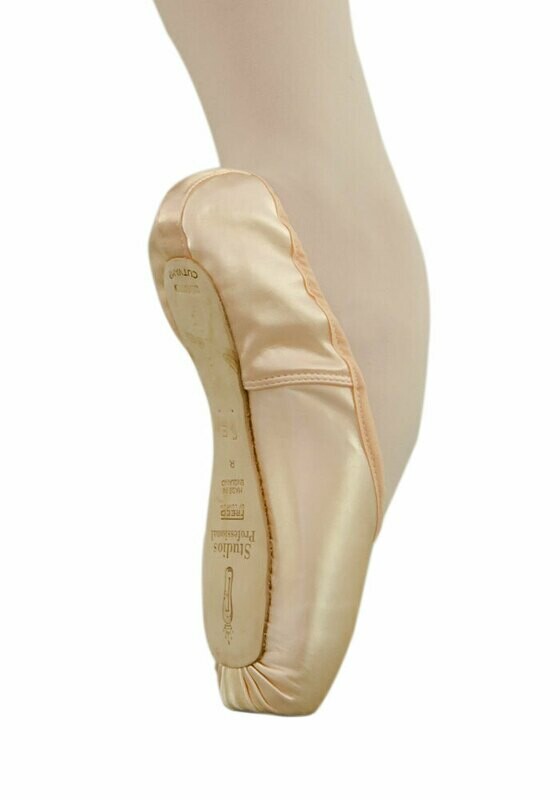 STUDIO PROFESSIONAL HARD SHANK POINTE SHOES