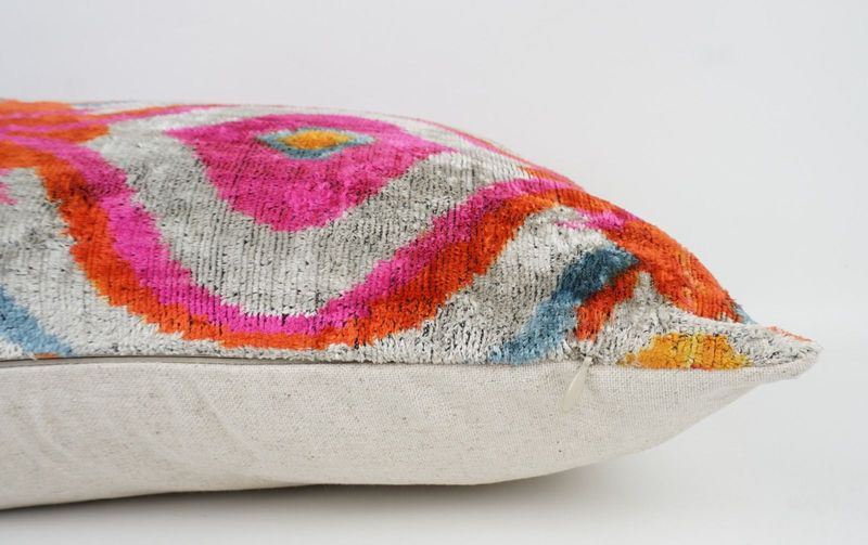 Kissenhülle Ikat „HANDMADE SILK/VELVET“ pink-orange 40x60cm