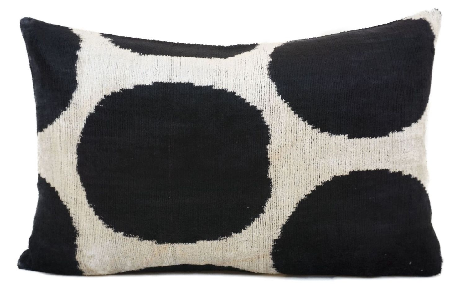 Kissenhülle Ikat „HANDMADE SILK/VELVET“ Kreise black/offwhite 40x60cm