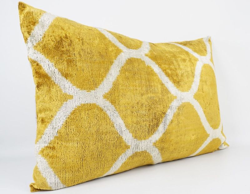 Kissenhülle Ikat „HANDMADE SILK/VELVET“ gelb/gold 40x60cm