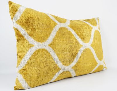 Kissenhülle Ikat „HANDMADE SILK/VELVET“ gelb/gold 40x60cm