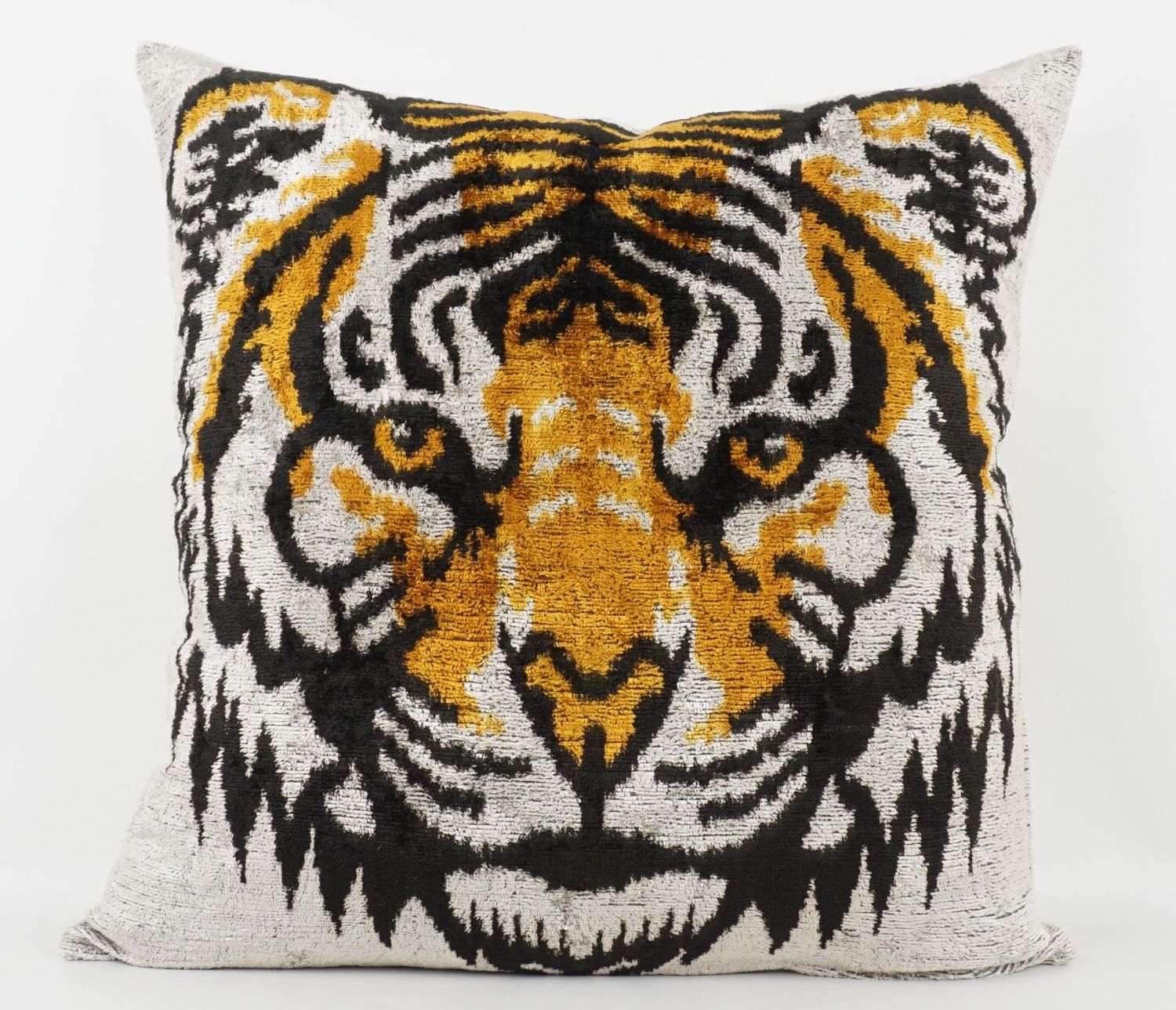 Kissenhülle Ikat „HANDMADE SILK/VELVET“ TIGER gelb/gold/schwarz 50x50cm
