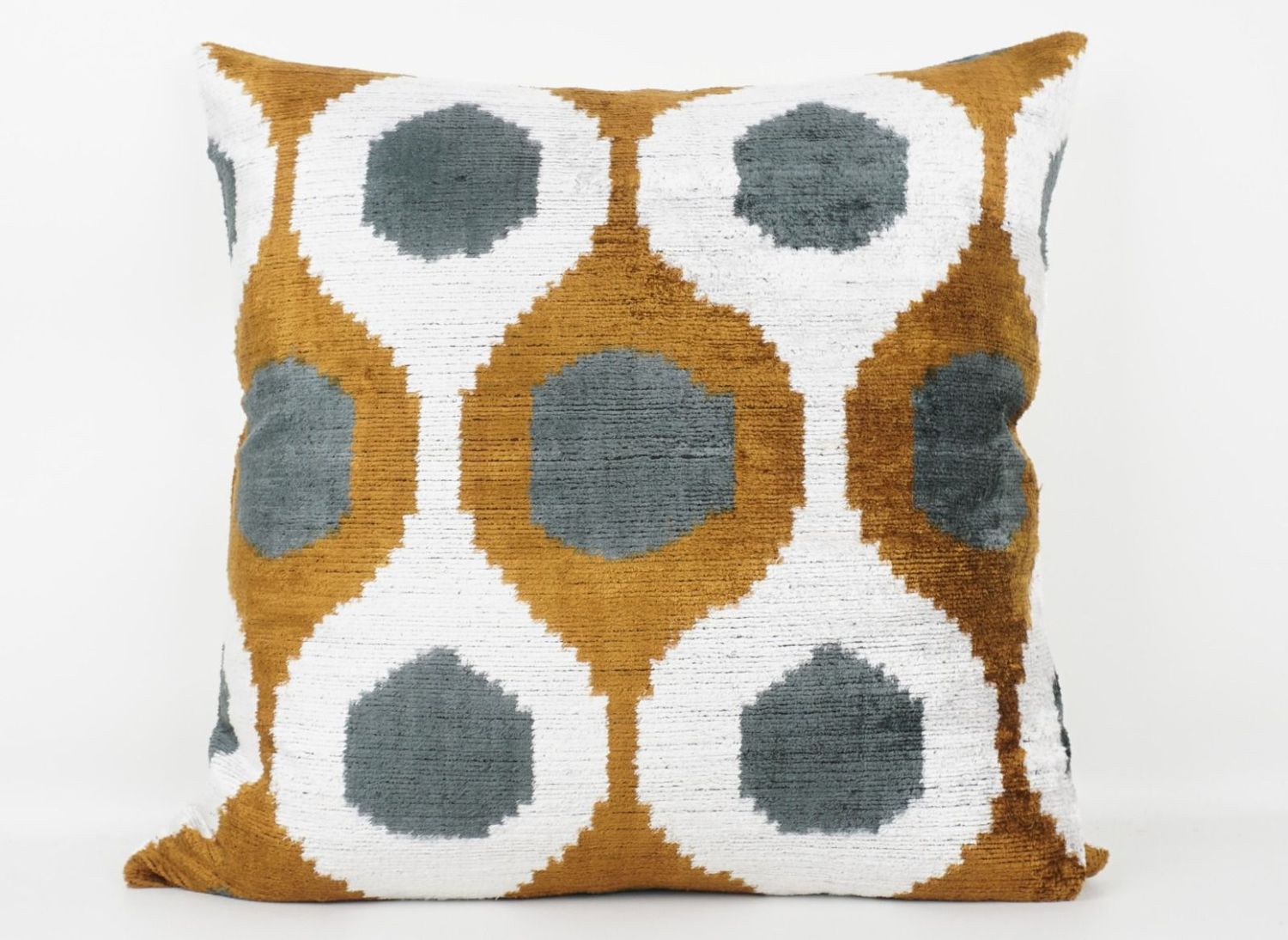 Kissenhülle Ikat „HANDMADE SILK/VELVET“ gold/braun/grau 50x50cm