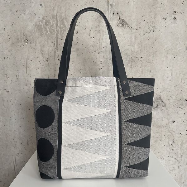 Eclipse Tote