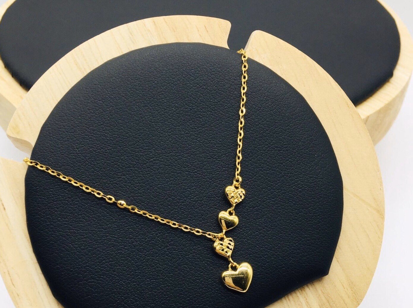 916 Gold Sparkling Lovely Heart Necklace
