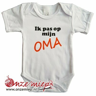 Witte romper met &quot;Ik pas op mijn oma&quot; - maat 80