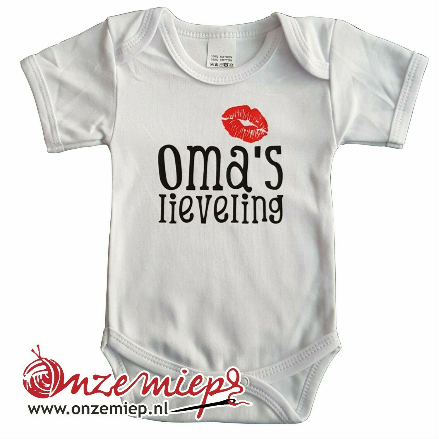 Witte romper met &quot;Oma&#39;s lieveling&quot;