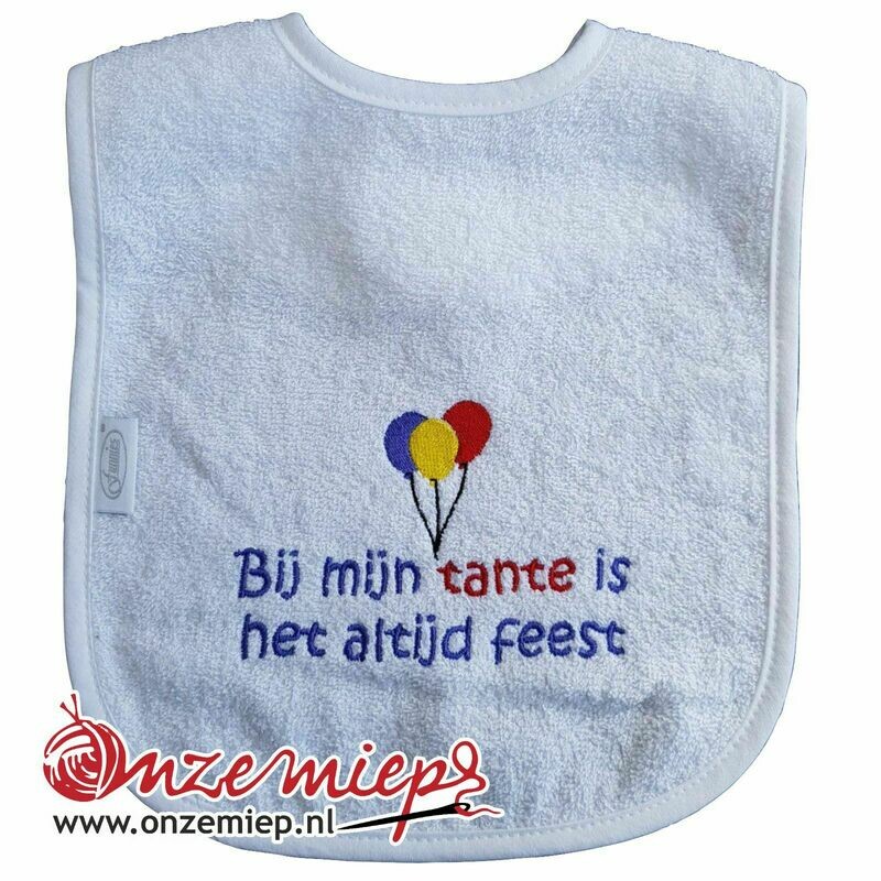 Witte slab met "Bij mijn tante is het altijd feest"