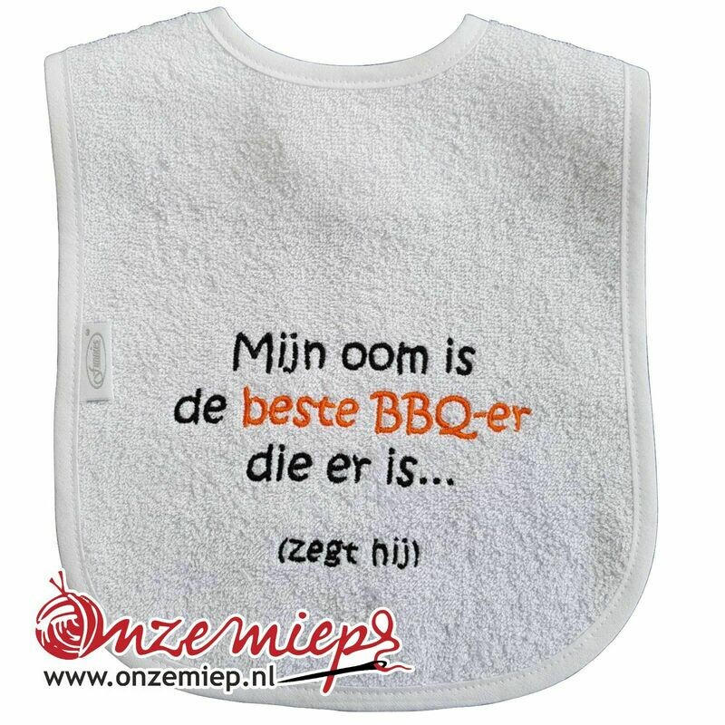 Witte slab met "Mijn oom is de beste BBQ-er die er is... (zegt hij)"