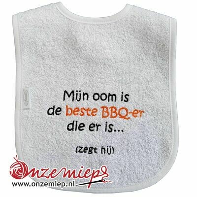 Witte slab met &quot;Mijn oom is de beste BBQ-er die er is... (zegt hij)&quot;