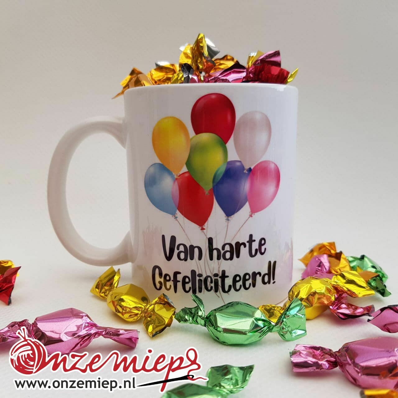 Mok of beker met &quot;Van harte gefeliciteerd!&quot;