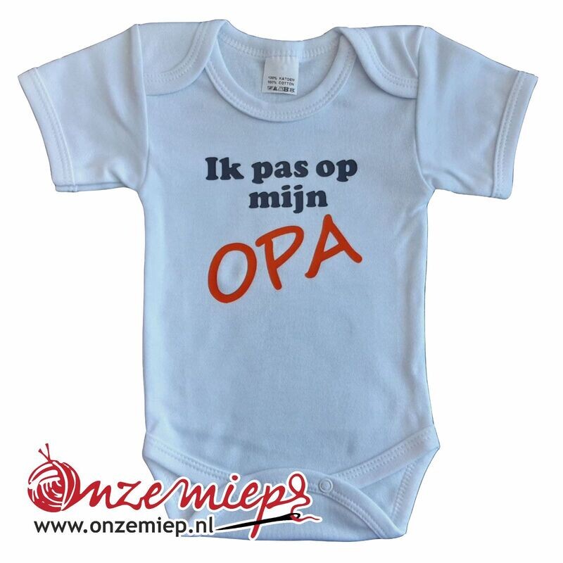 Witte romper met &quot;Ik pas op mijn opa&quot; - maat 80