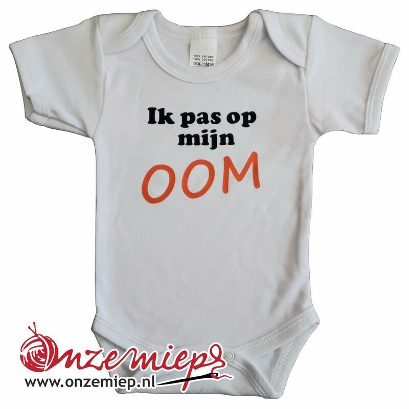 Witte romper met &quot;Ik pas op mijn oom&quot; - maat 68