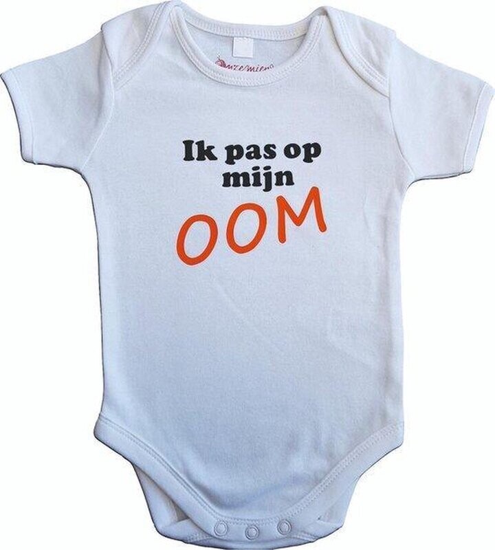 Witte romper met &quot;Ik pas op mijn oom&quot; - maat 74/80