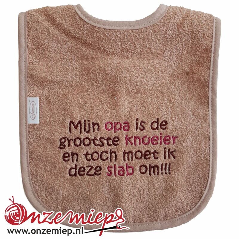 Pinkstone slab met "Mijn opa is de grootste knoeier en toch moet ik deze slab om!!!"