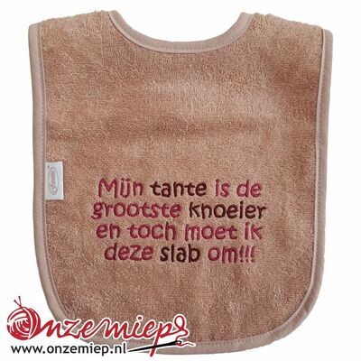 Pinkstone slab met &quot;Mijn tante is de grootste knoeier en toch moet ik deze slab om!!!&quot;