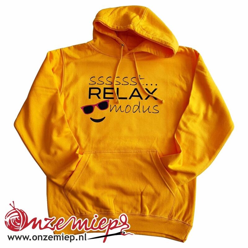 Gele hoodie met &quot;Sssssst... Relax modus&quot;