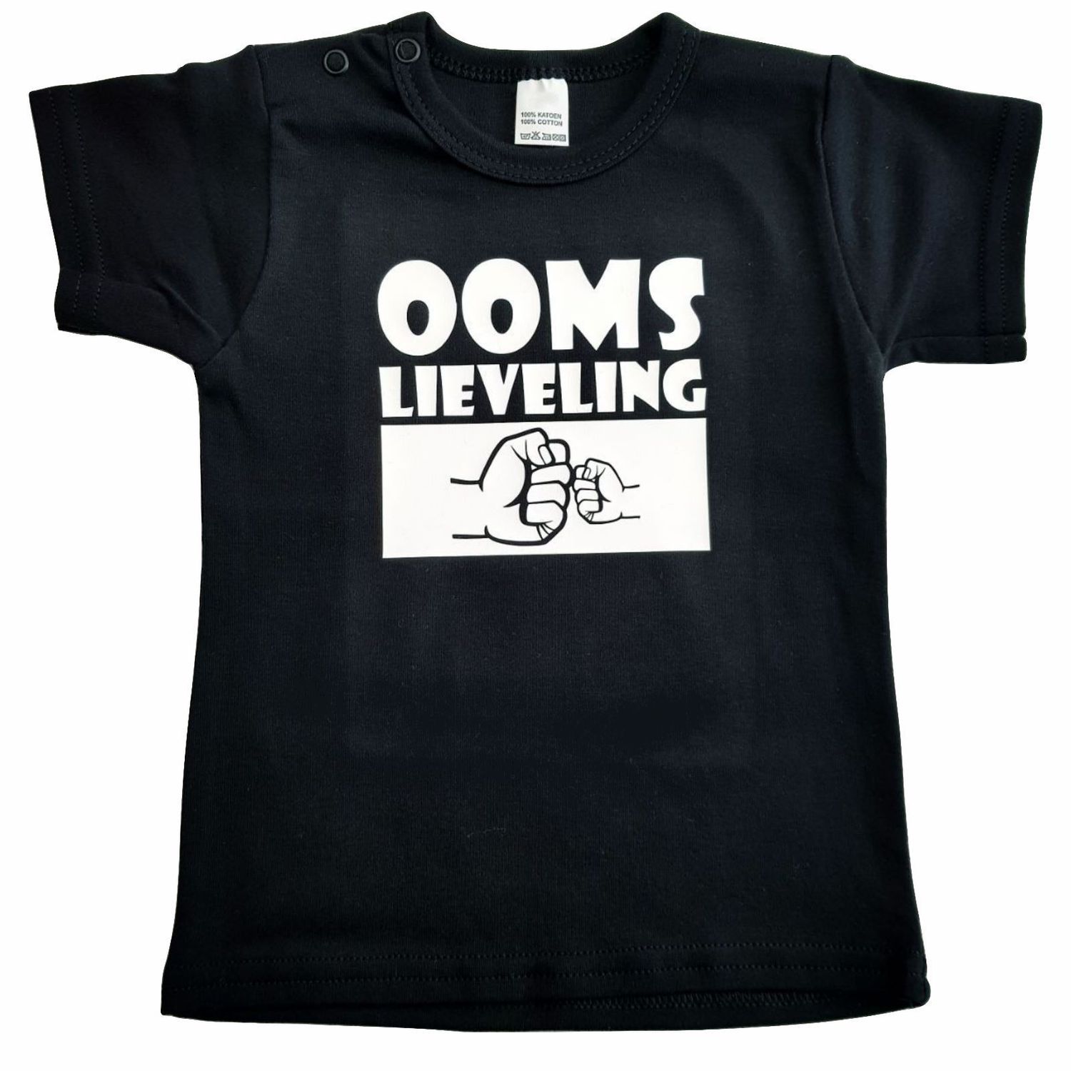 Zwart baby shirt met &quot;Ooms lieveling&quot;