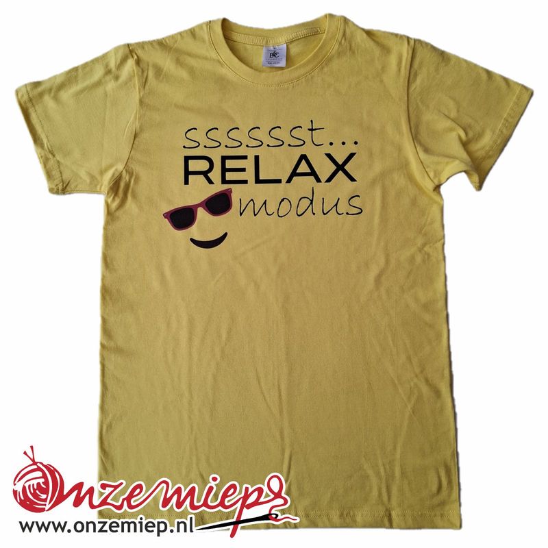 Geel t-shirt met &quot;Sssssst... Relax modus&quot;