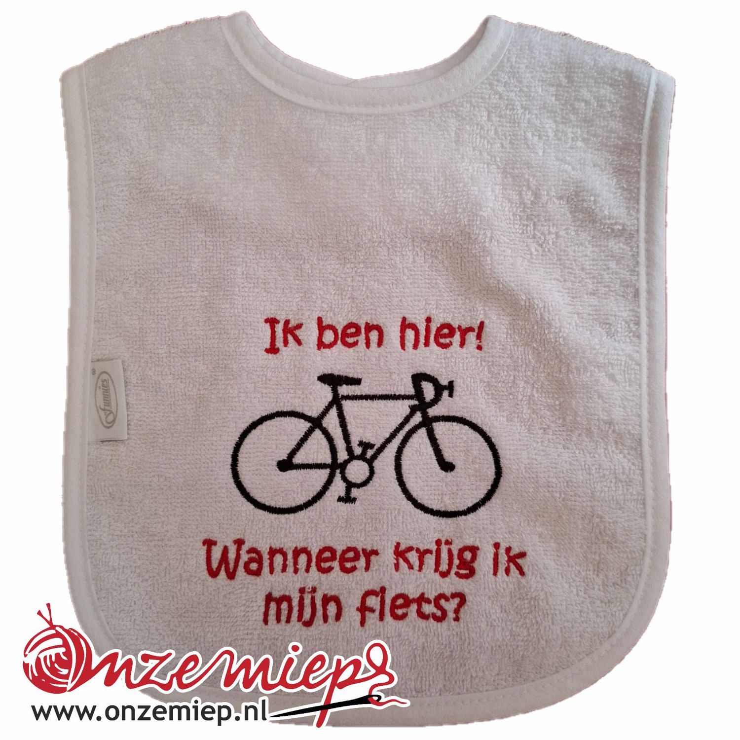 Witte slab met &quot;Ik ben hier! Wanneer krijg ik mijn fiets?&quot;