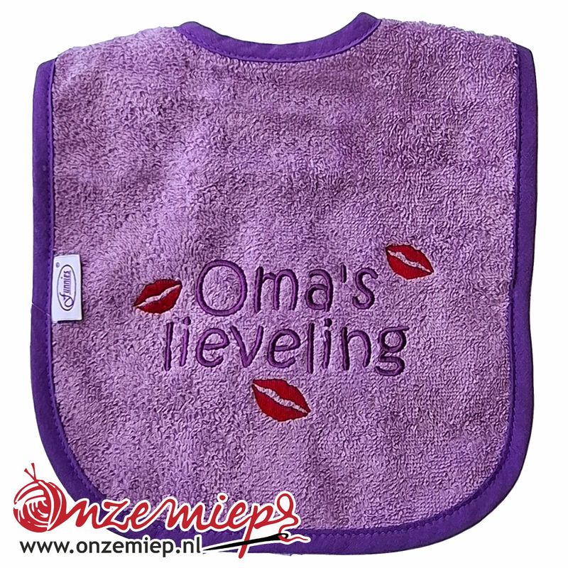 Paarse slab met "Oma's lieveling"