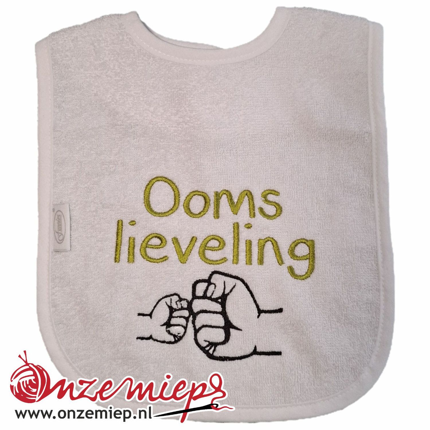 Witte slab met "Ooms lieveling"